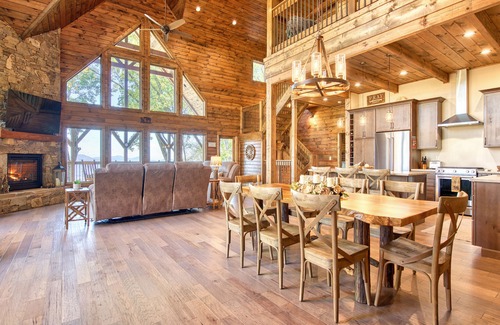 Waynesville House | Newly Built 2021! 4 BD 4.5 BA, Luxury Home, Mtn Views, Hot-tub!