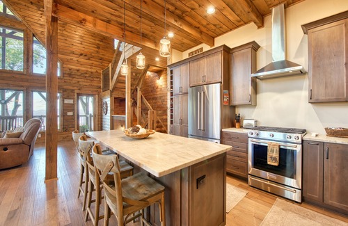 Waynesville House | Newly Built 2021! 4 BD 4.5 BA, Luxury Home, Mtn Views, Hot-tub!