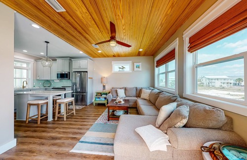 Mexico Beach House | Newly built, cottage with historical details, WiFi & central AC - steps to beach