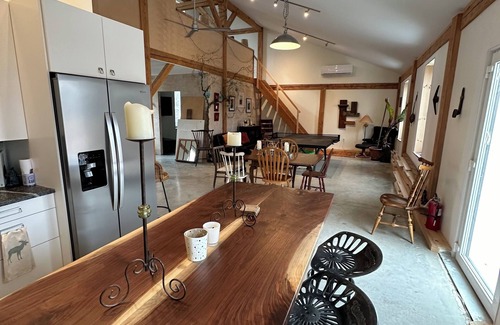 Charlotte Apartment | Newly built, large modern timber frame apartment in Charlotte, VT