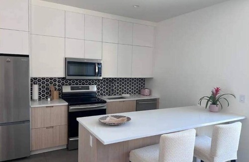 Vista House | Newly Built Modern Guest House