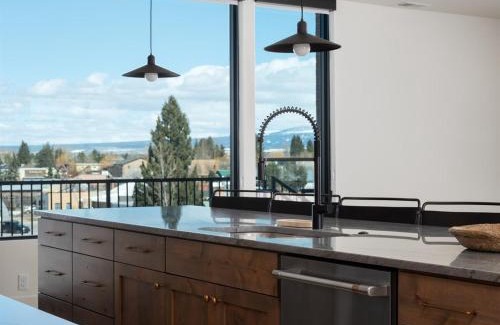 Driggs Apartment | Newly Built - The Grand -Penthouse -Amazing Views