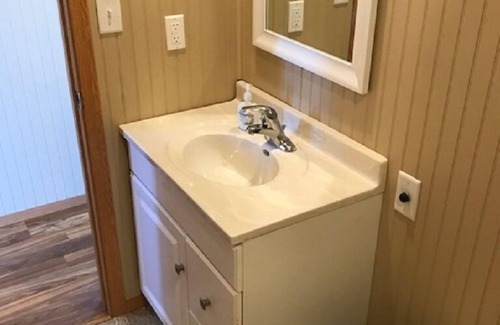 Sturgeon Bay Boat Rental | Newly constructed, Bay Breeze, the Floating Cottage. Reserve your stay today!