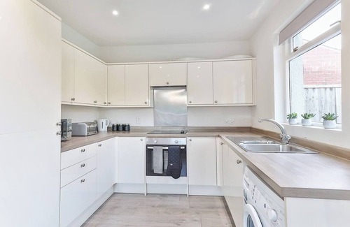 Sheffield House | Newly Eextended 3 Bed Family Home Near Graves Park