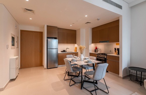 Dubai Apartment | Newly Furnished 1BDR apartment in Creek Beach