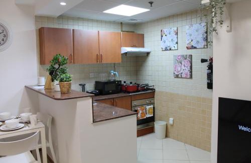Dubai Marina Apartment | Newly furnished cozy 1 bedroom apartment close to JBR beach and metro