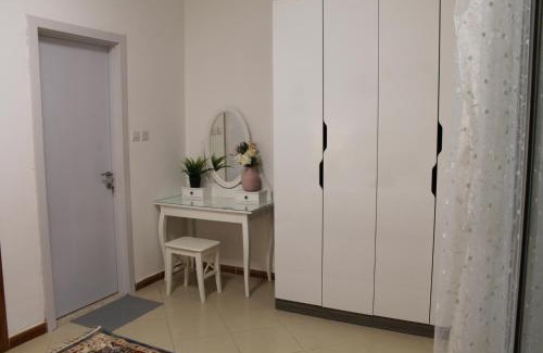 Dubai Marina Apartment | Newly furnished cozy 1 bedroom apartment close to JBR beach and metro