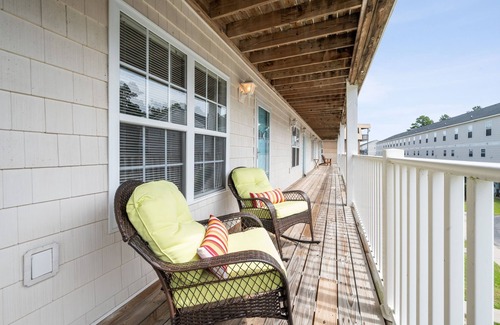 White Lake House | Newly Furnished! Relax in style in this charming townhome in gated community
