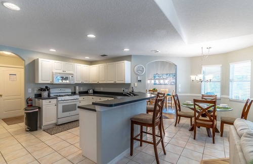 Tuscan Ridge House | Newly listed single story private pool home in Tuscan Ridge