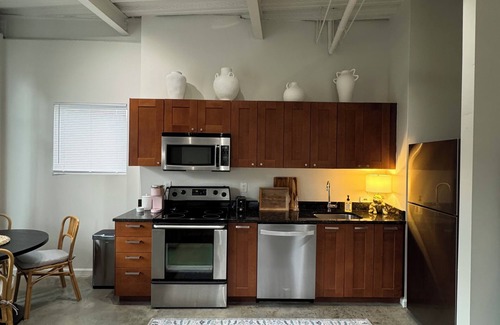 Athens Apartment | Newly Listed Studio Condo - Perfect for Game Days!