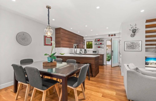 West End Condo | Newly Listing! Aspen Townhome On Shuttle. Multi-Level W/Gas FP, WD. Easy Access To Mtn, Town, Trails