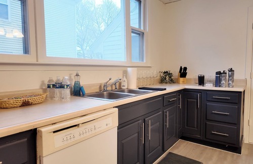 Franklin Plantation Apartment | Newly Refreshed 3bd Spacious Unit Minutes from 290