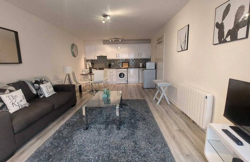 City Centre Dublin Apartment | Newly Refurbed 2BD @ Trinity College & Temple Bar