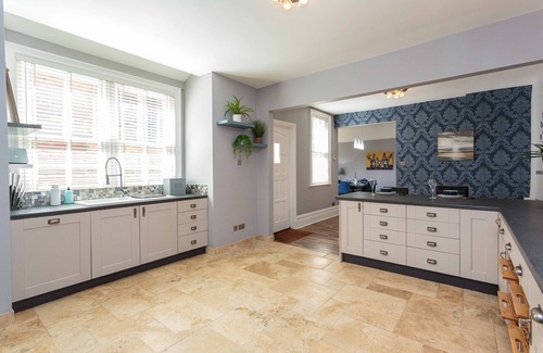Lytham St. Anne's House | Newly Refurbished 5 bedroom 3 bathroom Superior Stay
