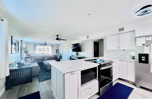 Lake Havasu City Condo | NEWLY REMODELED!2bd,2bth.Single-Story Condo@Kingsview.Beachfront View.On Channel