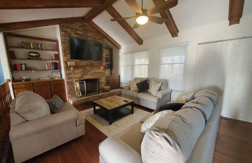 Santee House | Newly remodeled 3 bedroom, lakeside home