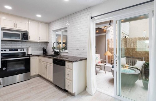 Dana Point Apartment | Newly remodeled, beautiful community just steps from Strands and Salt Creek beach, enjoy awe-inspiring sunsets overlooking one of the most picturesque coastlines in Dana Point