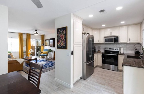 Dana Point Apartment | Newly remodeled, beautiful community just steps from Strands and Salt Creek beach, enjoy awe-inspiring sunsets overlooking one of the most picturesque coastlines in Dana Point