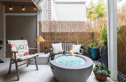 Dana Point Apartment | Newly remodeled, beautiful community just steps from Strands and Salt Creek beach, enjoy awe-inspiring sunsets overlooking one of the most picturesque coastlines in Dana Point