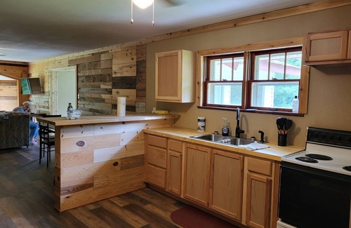 Mena House | Newly Remodeled Cabin on the Ouichita River