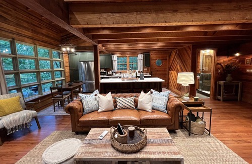 Fort Payne House | Newly Remodeled Gorgeous Authentic Cabin Near DeSoto Park