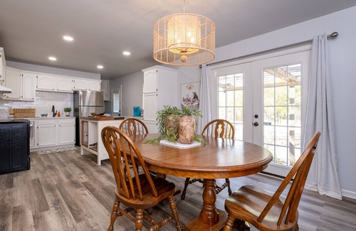 Little Rock House | Newly Remodeled home near Hwy, food and shopping.