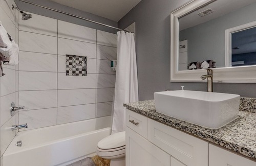 Dallas House | Newly remodeled home 15 mins from downtown & bishop arts