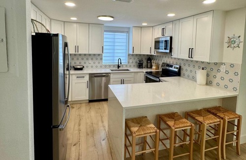 Bailey Town House | Newly Remodeled House at Bimini Bay Resort