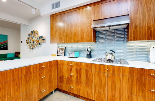 Vista Las Palmas House | Newly remodeled, mid-century modern estate with pool & outdoor kitchen