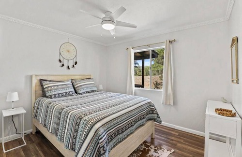 Strawberry House | Newly Remodeled Pet Friendly Strawberry Cabin