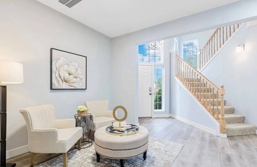 Hilltop House | Newly remodeled, safe and peaceful, only 5 minutes to UW Tacoma or I-5 Exit 132B