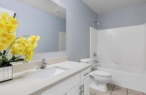Hilltop House | Newly remodeled, safe and peaceful, only 5 minutes to UW Tacoma or I-5 Exit 132B