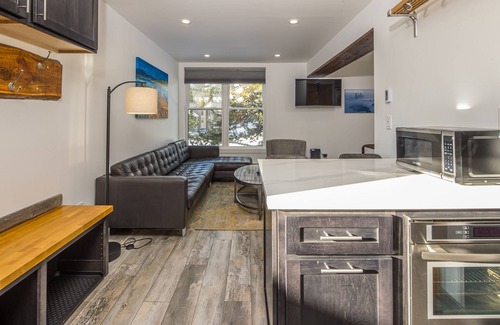 Big Sky Condo | Newly remodeled studio w/gorgeous mountain views near Big Sky Resort - Hill Condo Lookout
