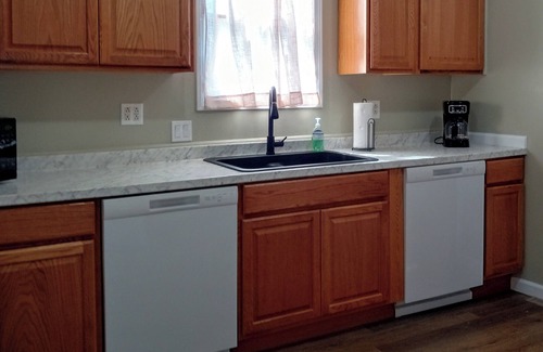 Alexandria Bay House | Newly Remodeled 3-bedroom house in Alexandria Bay - 5 minute walk to downtown