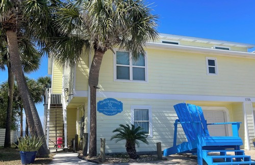 Pensacola Beach House | Newly Remodeled Waterfront 9 BR 5BA-100ft Dock-Elevator-Lg Hot Tub-Indoor Slide