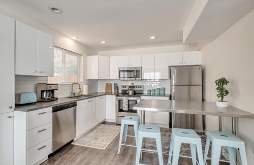 Salt Lake City House | Newly remodeled townhome with hot tub