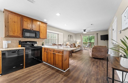 Indian Point Condo | Newly remodelled, 2 bedroom condo with pool and close to SDC!