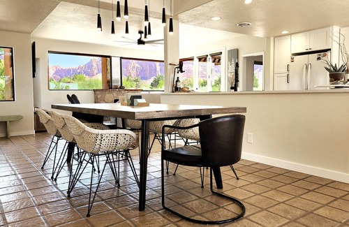 Ivins House | Newly Remolded! Stellar Mountain Views!