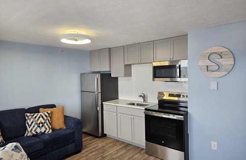 Old Orchard Beach Condo | Newly renovated condo, w/pool & 20 second walk to the beach. WIFI and AC.
