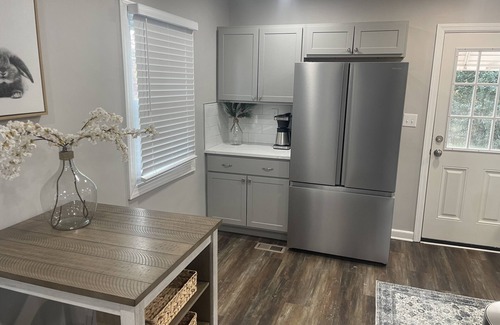 New Castle House | Newly renovated Chic & cozy 3 Bedroom Ranch house close to I-95