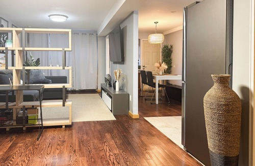 Queens House | Newly Renovated 1br in Sunnyside - Close to Subway 20mins to City