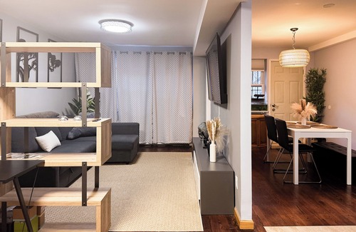Queens House | Newly Renovated 1br in Sunnyside - Close to Subway 20mins to City
