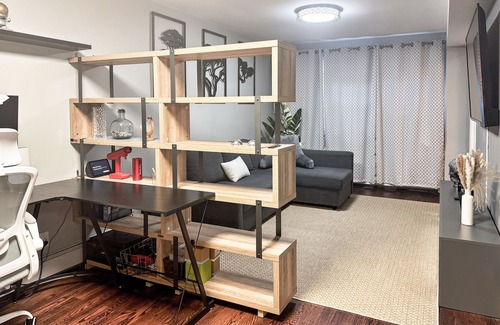 Queens House | Newly Renovated 1br in Sunnyside - Close to Subway 20mins to City