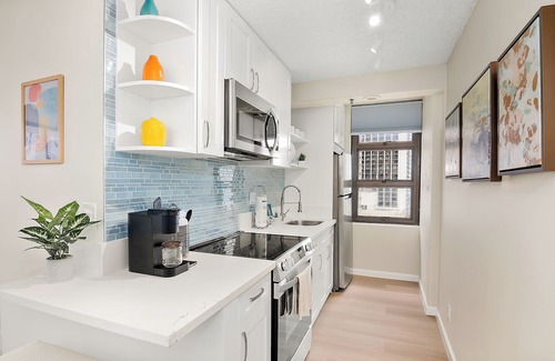 Waikiki Condo | Newly Renovated 1BR w/Mountain View, Free Parking