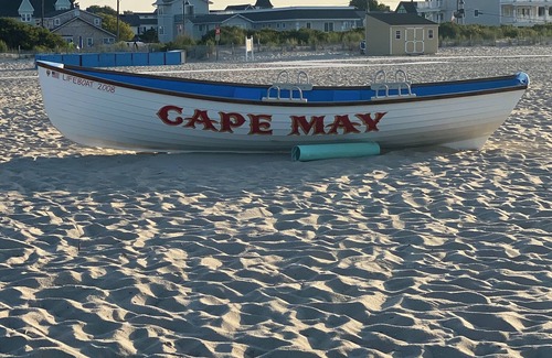 Cape May House | Newly renovated 2BR townhome walking distance to the beach, restaurants & shops
