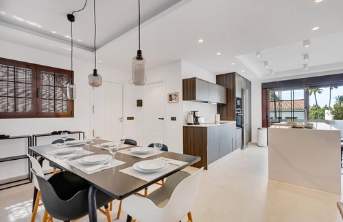 Nueva Andalucia Apartment | ✰ Newly Renovated 3 BDRM apt next to Puerto Banús!