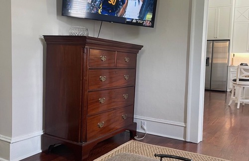 Athens House | Newly renovated 3 bedroom 5 points house/short walk to UGA stadium