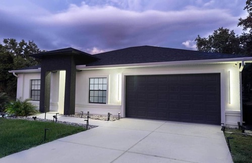 North Port House | Newly Renovated 3BR-Near Beaches