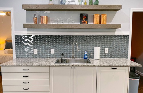 Near East Side House | Newly Renovated! 3BR/2BA Downtown Skyline View, Walk to Alamodome