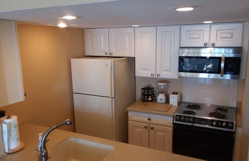 Southend Condo | Newly Renovated, Beautiful Oceanfront Condo, 5 mins to Atlantic City